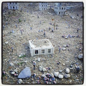 Isaac Cordal "Follow the leaders"