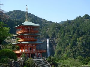 Le Seiganto ji et la cascade Nachi no Taki